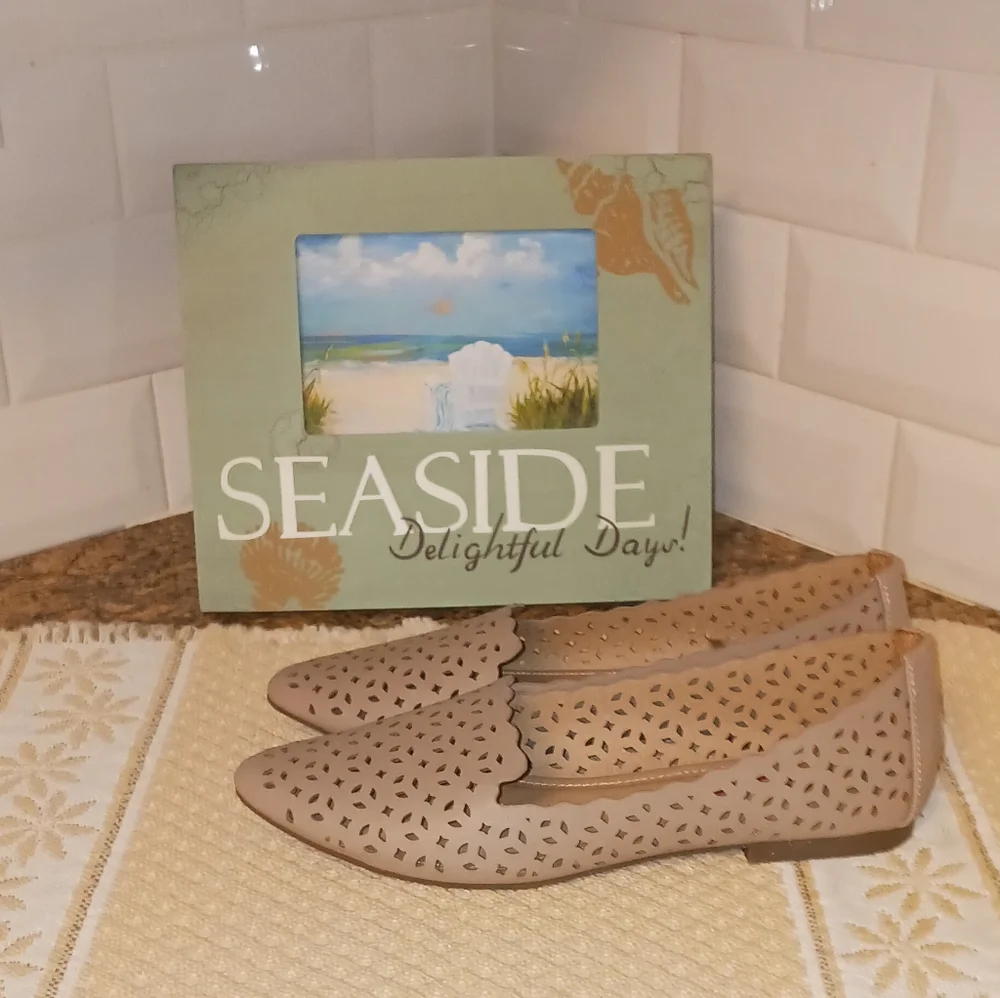 Union Bay Women's Blush Colored Slip on Flats Size 8M - Picture 4 of 11